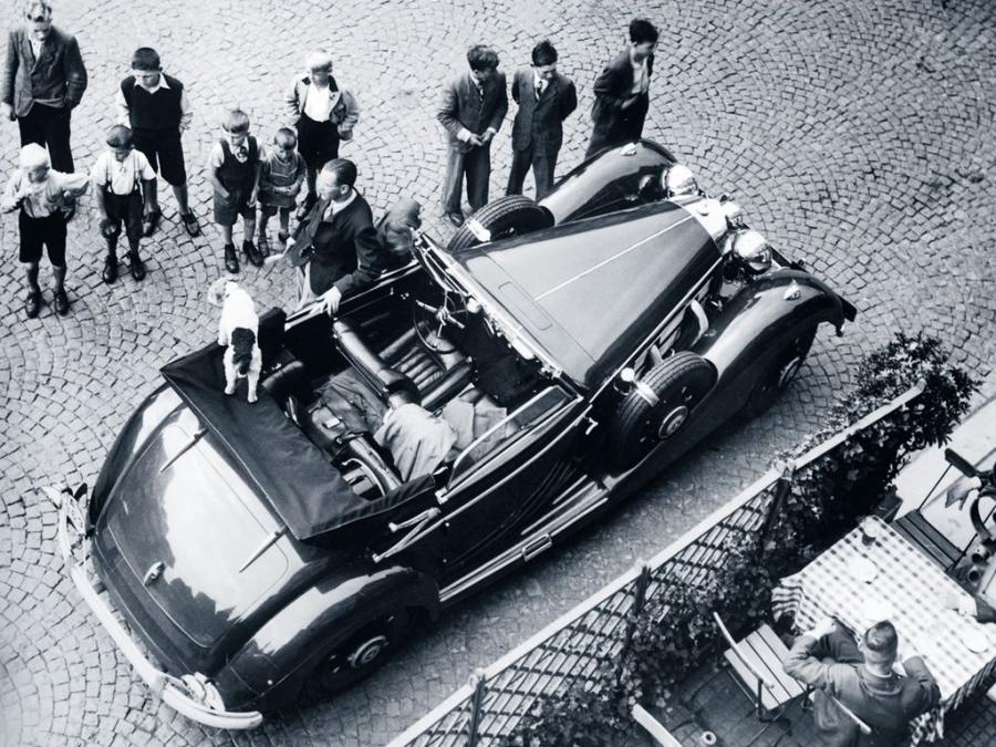  Mercedes-Benz 540K Cabriolet A 1937 года  (фото 2 из 27)